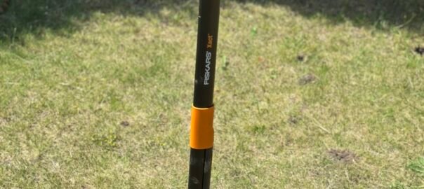 Pull weeds out of your lawn easily